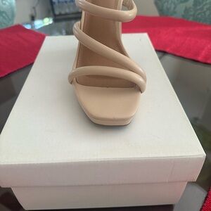Dolce Vita Nude Strappy Block Heel Sandals Size 9